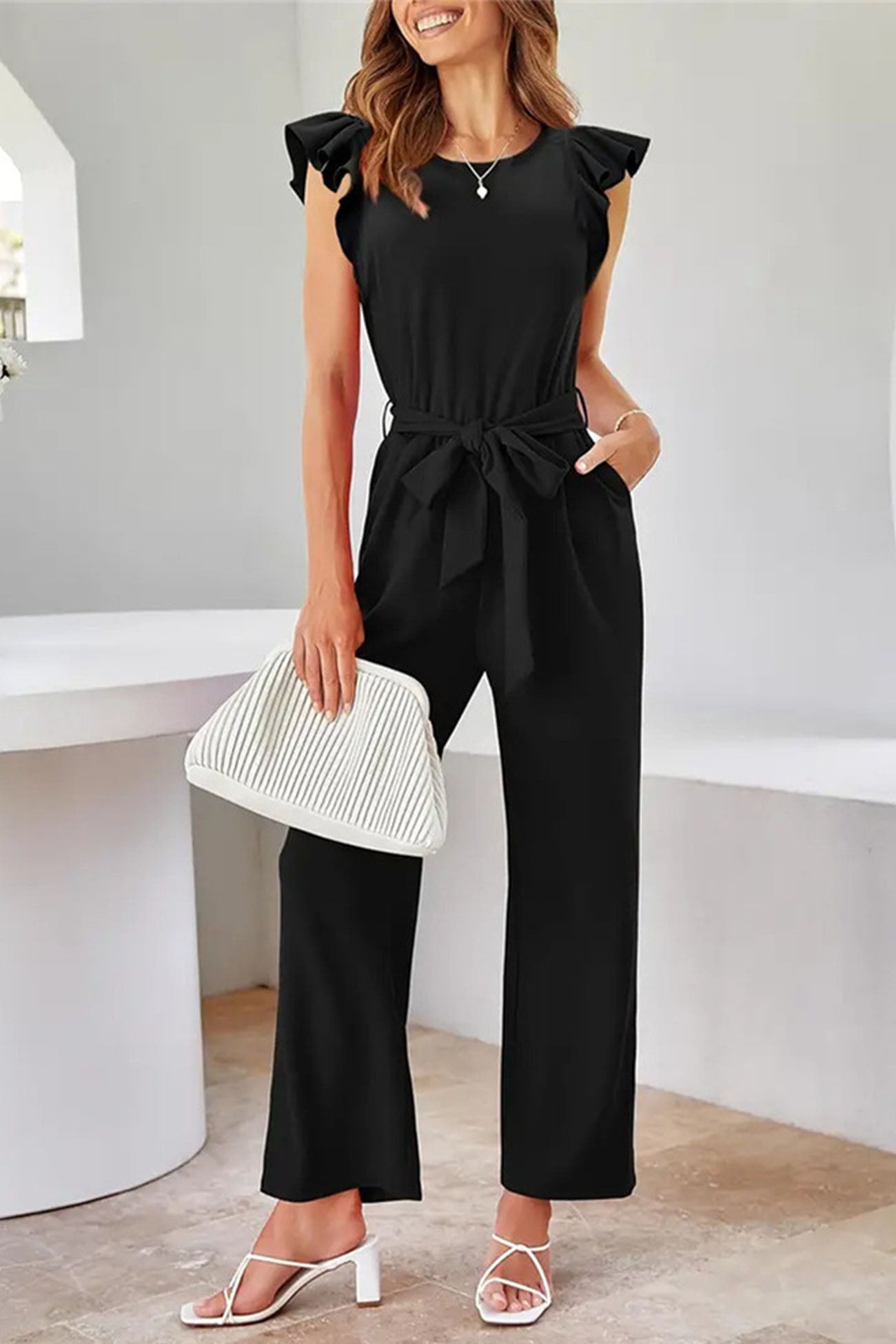 Ärmelloser Jumpsuit mit geraffter Taille